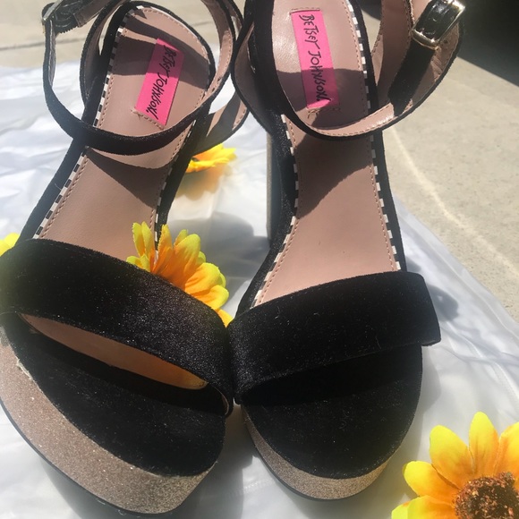 Betsey Johnson heels - Picture 3 of 5